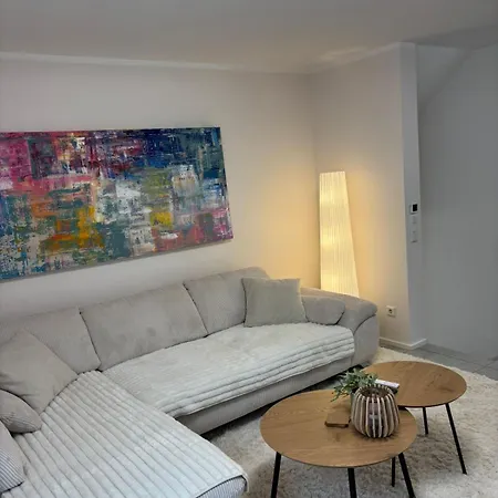 Ruhig Und Zentral Zwischen Koeln Und Duesseldorf ,nahe Schloss Dyck Appartement *