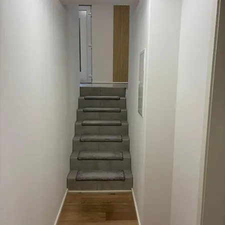 公寓 Ruhig Und Zentral Zwischen Koeln Und Duesseldorf ,nahe Schloss Dyck Jüchen