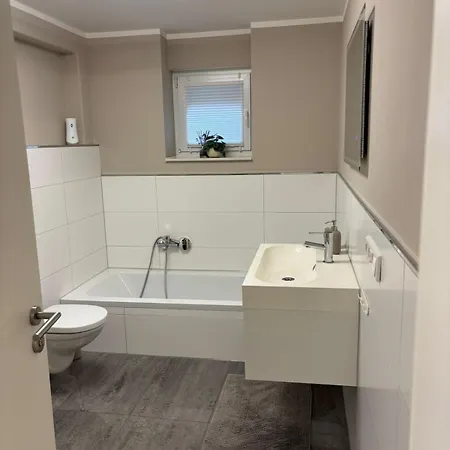 Ruhig Und Zentral Zwischen Koeln Und Duesseldorf ,nahe Schloss Dyck *