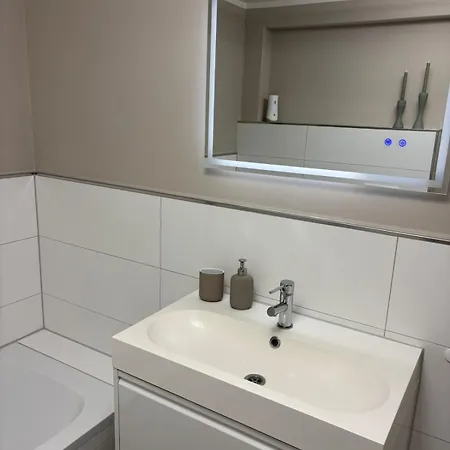 Ruhig Und Zentral Zwischen Koeln Und Duesseldorf ,nahe Schloss Dyck Apartmán