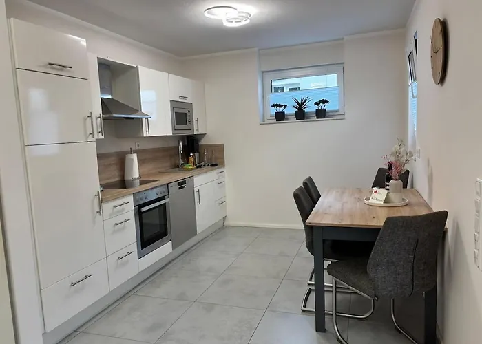 Ruhig Und Zentral Zwischen Koeln Und Duesseldorf ,nahe Schloss Dyck Appartement *