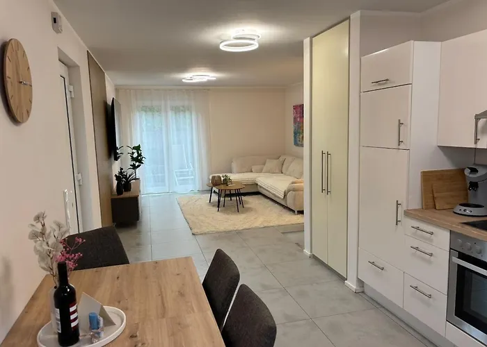 Appartement Ruhig Und Zentral Zwischen Koeln Und Duesseldorf ,nahe Schloss Dyck *