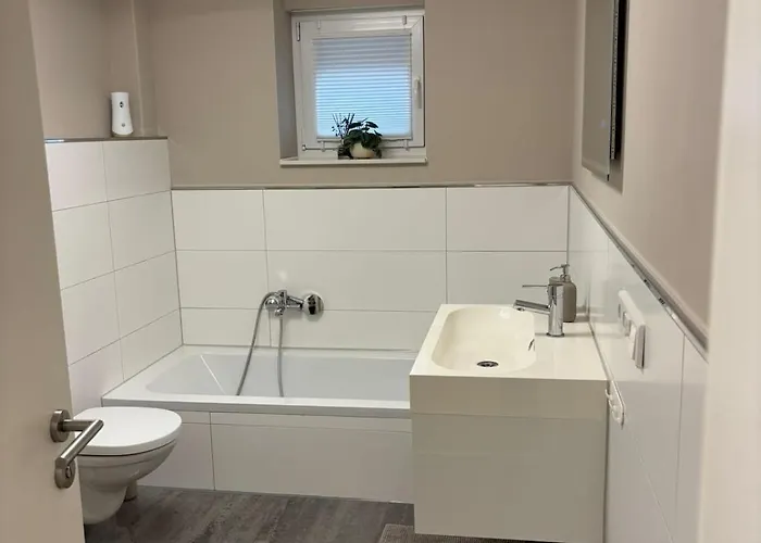 Ruhig Und Zentral Zwischen Koeln Und Duesseldorf ,nahe Schloss Dyck *