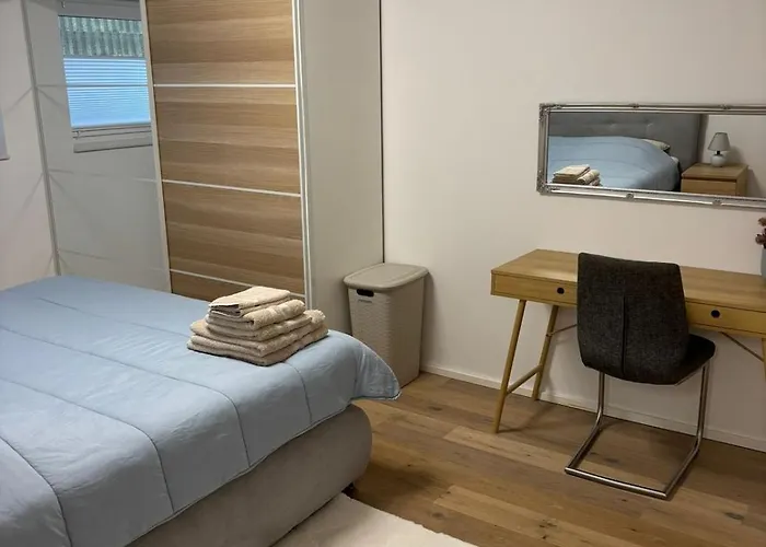 Appartement Ruhig Und Zentral Zwischen Koeln Und Duesseldorf ,nahe Schloss Dyck